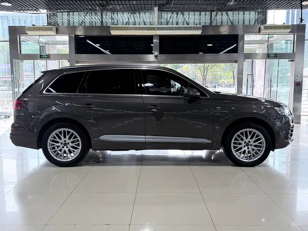 Audi Q7 — миниатюра 17