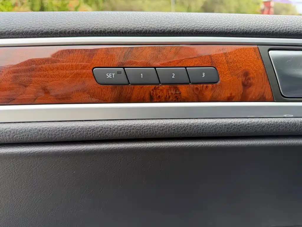 Volkswagen Touareg — миниатюра 10