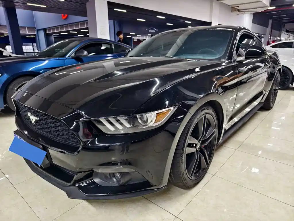 FORD MUSTANG