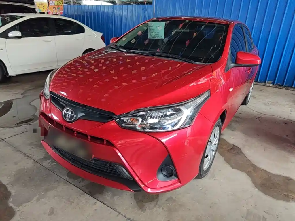 Toyota Yaris L — миниатюра 2