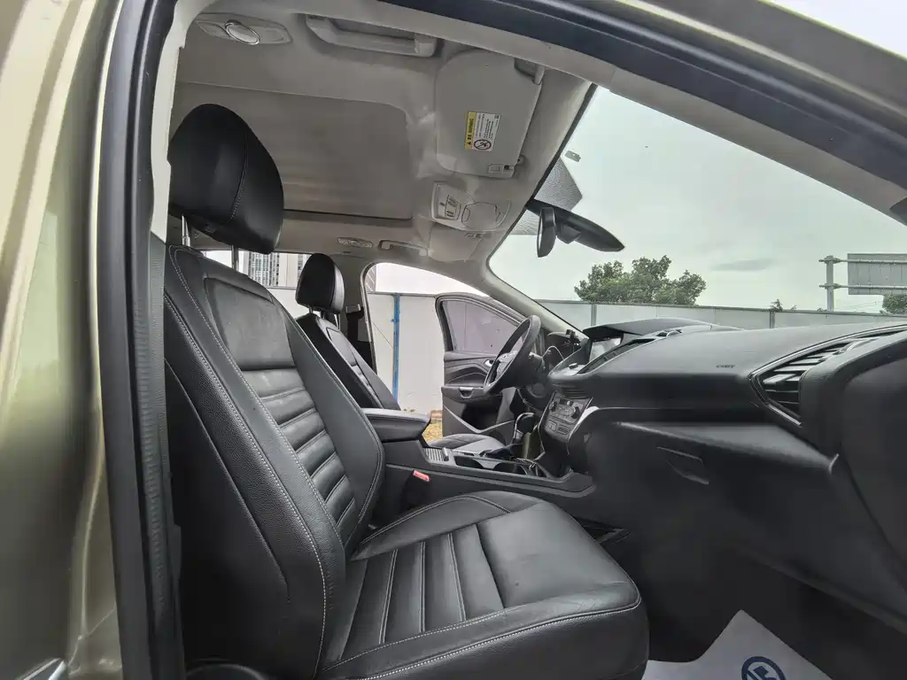Ford Kuga — миниатюра 9
