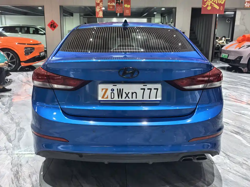 Hyundai Elantra — миниатюра 21