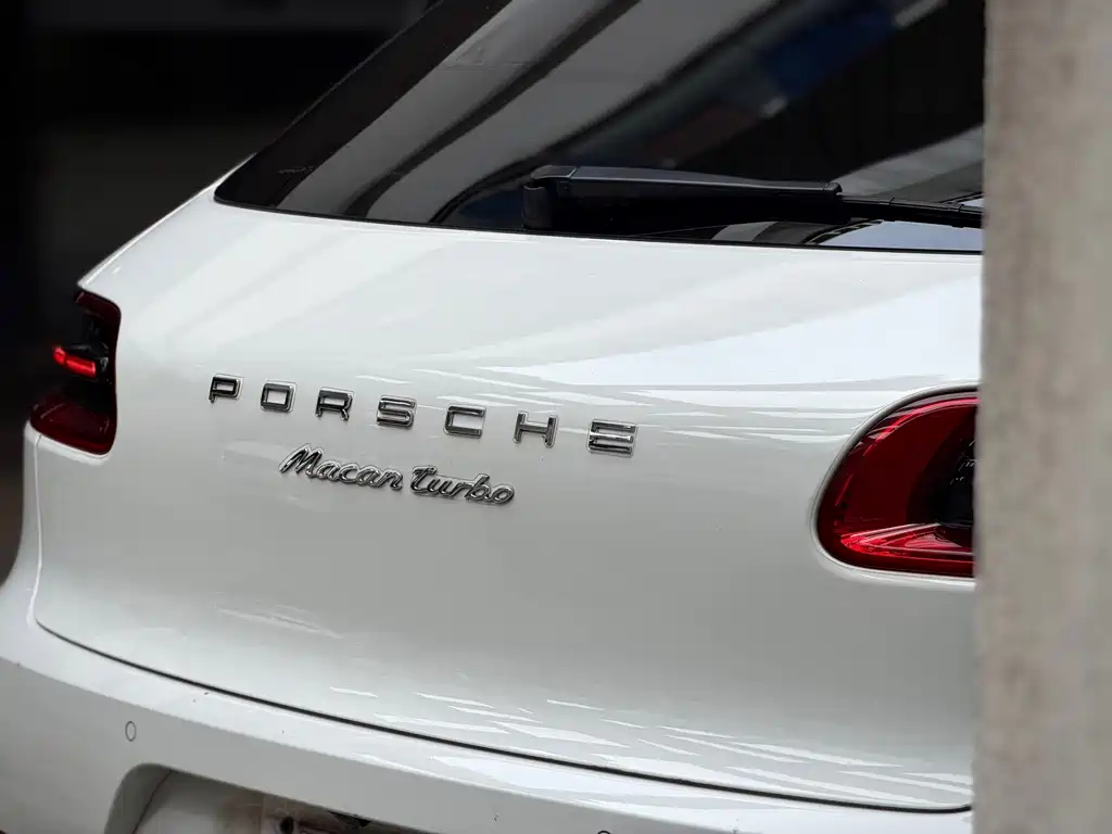 Porsche Macan — миниатюра 5