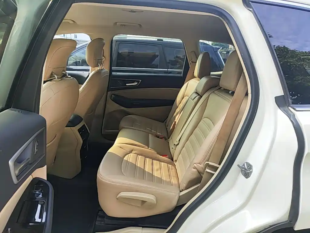 Ford Edge — миниатюра 17
