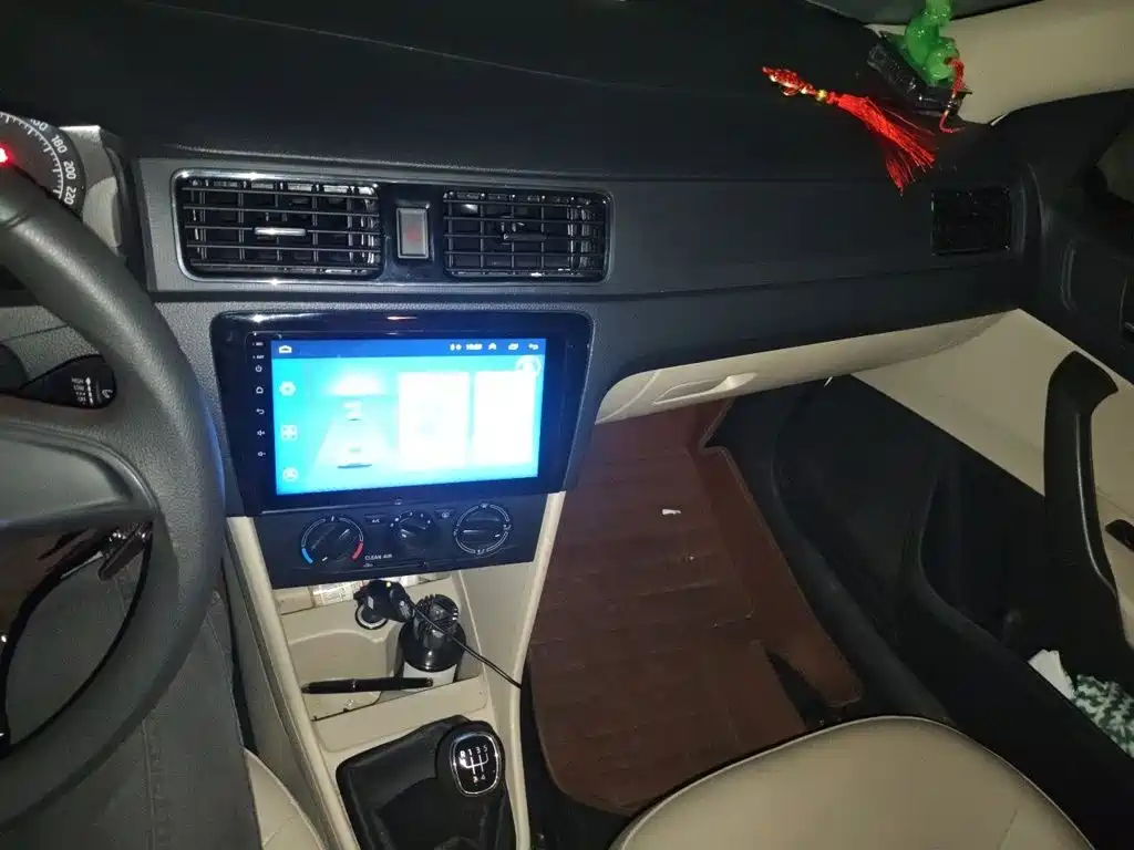 Skoda Rapid — миниатюра 6