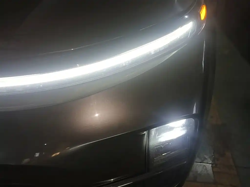 Li Auto Li L8 — миниатюра 24