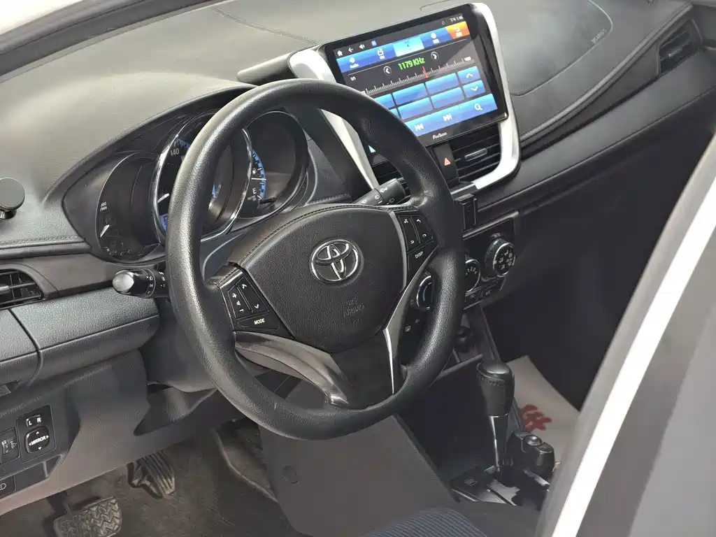 Toyota Yaris L — миниатюра 20