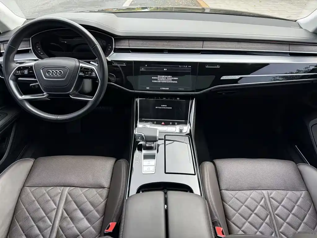 Audi A8 — миниатюра 6
