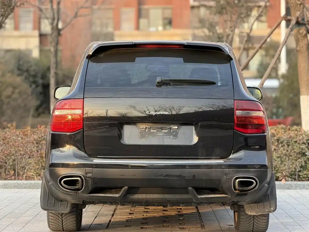 Porsche Cayenne — миниатюра 9