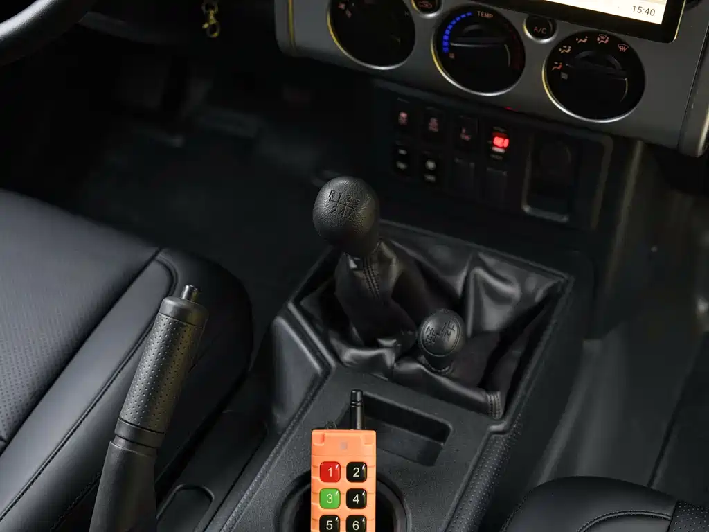 Toyota FJ Cruiser — миниатюра 11