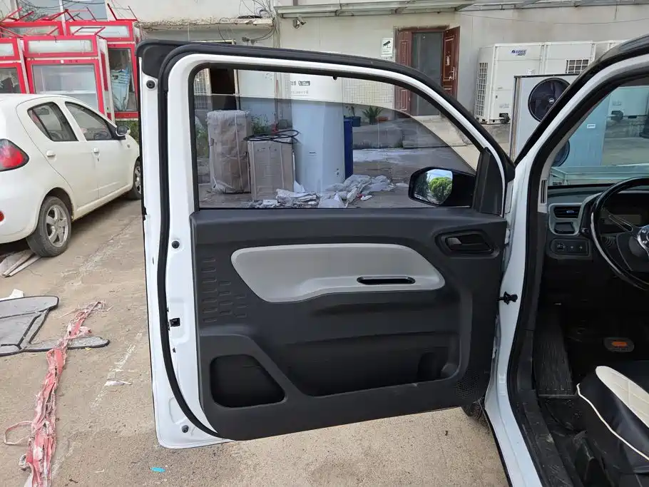 Wuling MINIEV — миниатюра 7