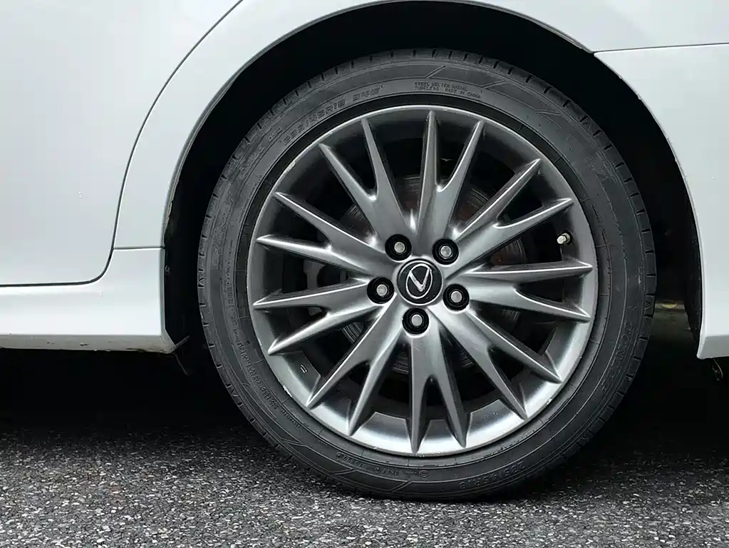 Lexus GS — миниатюра 5