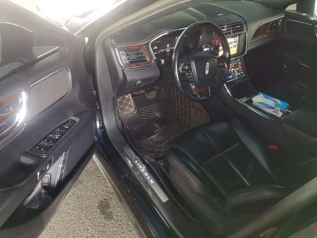 Lincoln Continental — миниатюра 14