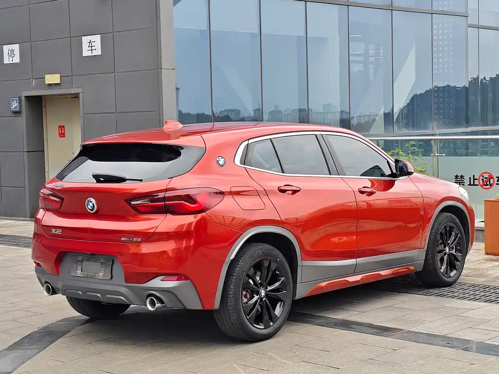 BMW X2