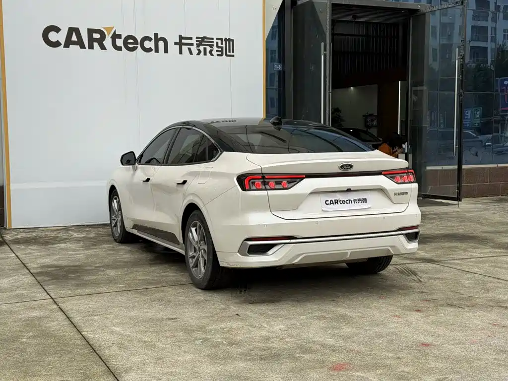 Ford Mondeo — миниатюра 12