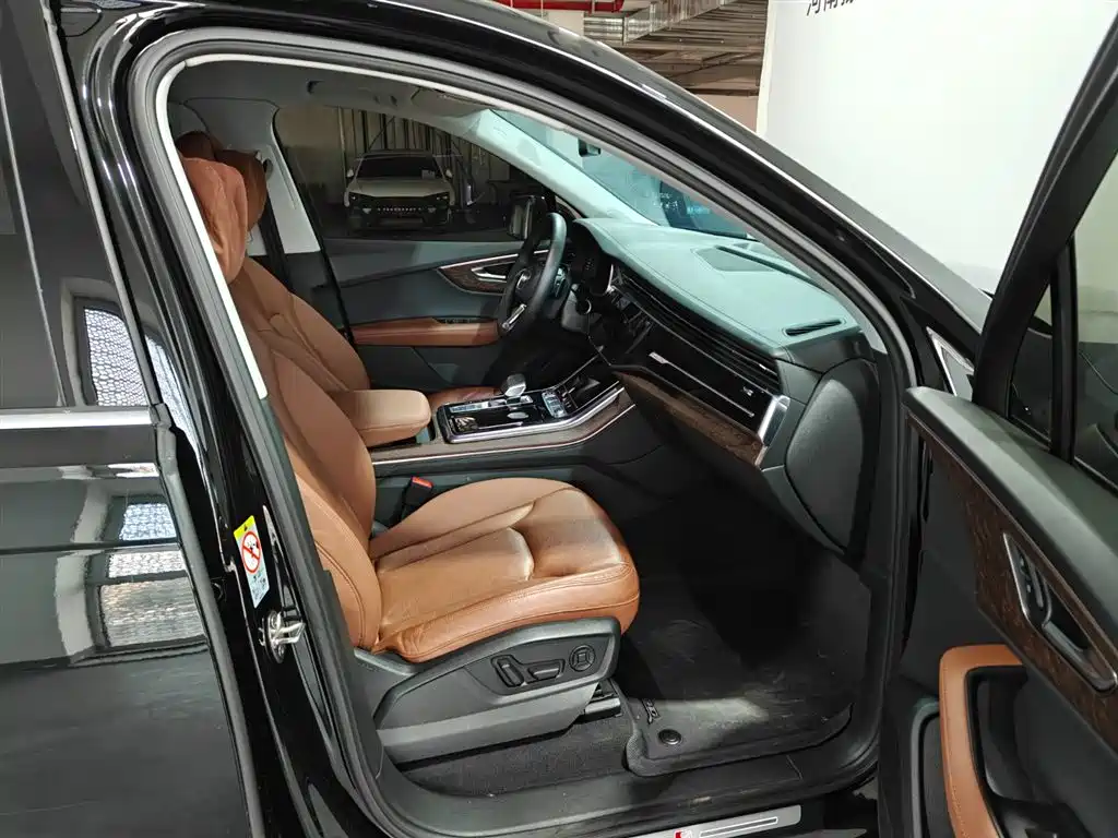Audi Q7 2023 55 TFSI quattro S line Sport