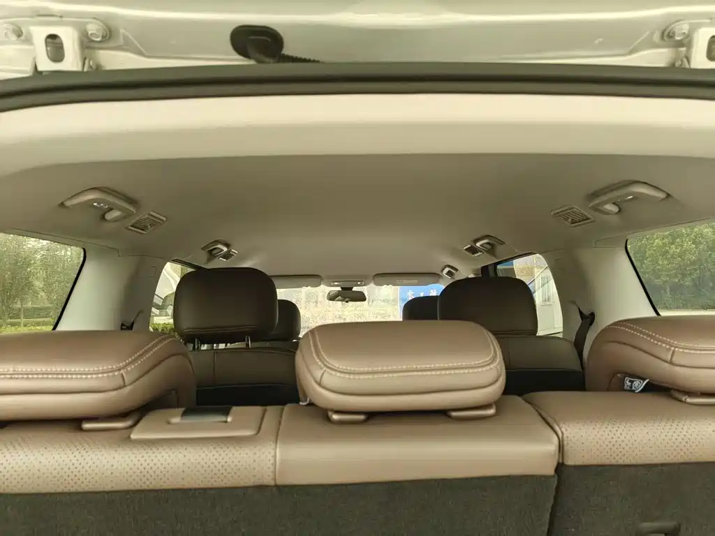 Wuling Xingguang 730 New Energy — миниатюра 18