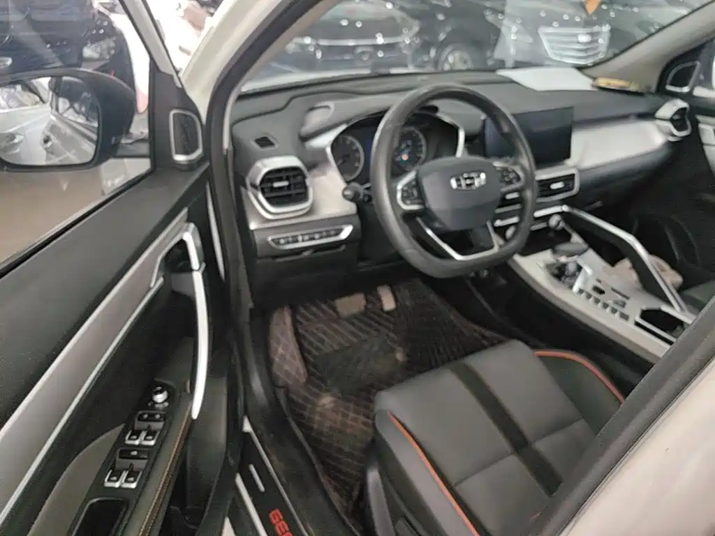 Geely Binyue — миниатюра 16