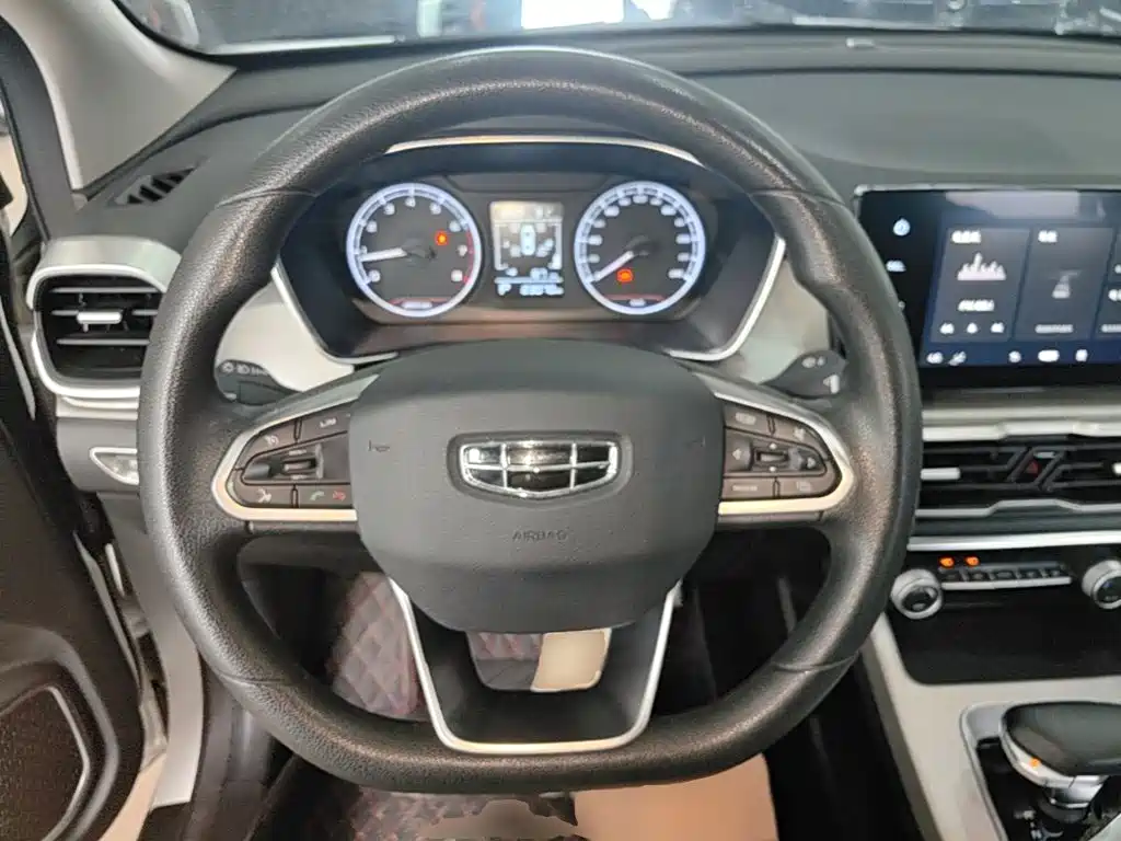 Geely Binyue — миниатюра 11