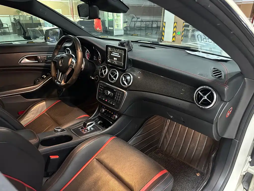Mercedes-Benz CLA AMG — миниатюра 15