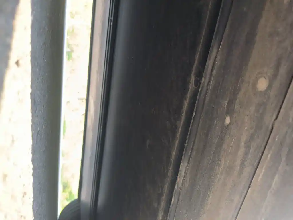 Tesla Model Y — миниатюра 18