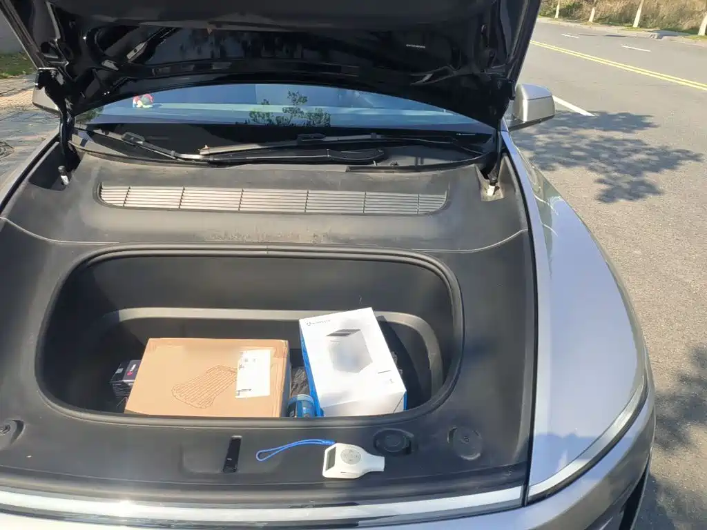 Tesla Model Y — миниатюра 22