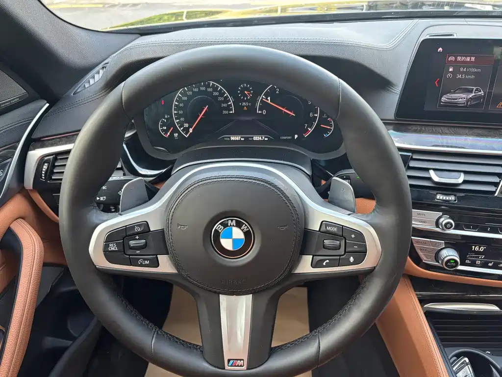 BMW 5 Series — миниатюра 9