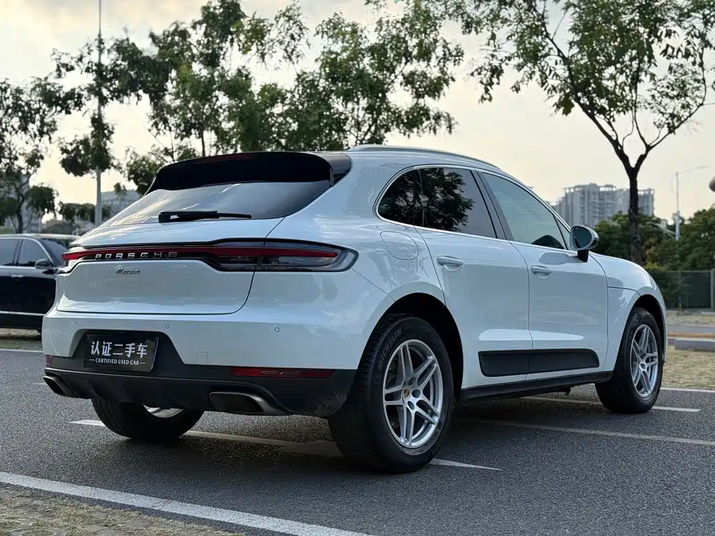 Porsche Macan — миниатюра 11