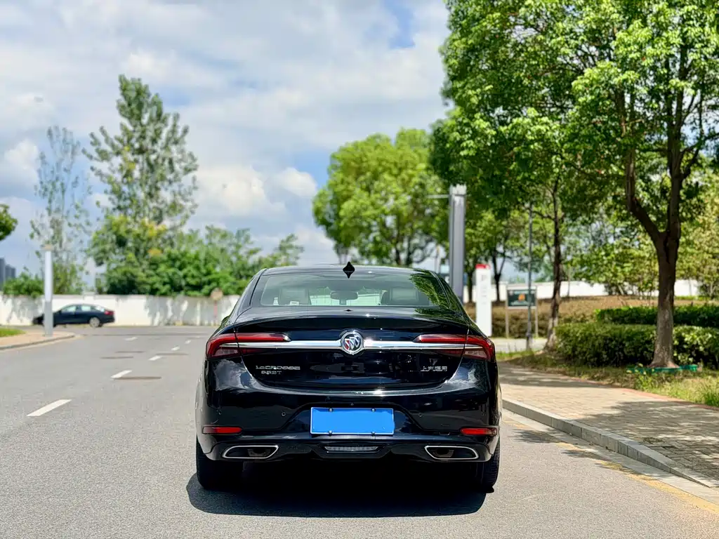 Buick LaCrosse — миниатюра 3