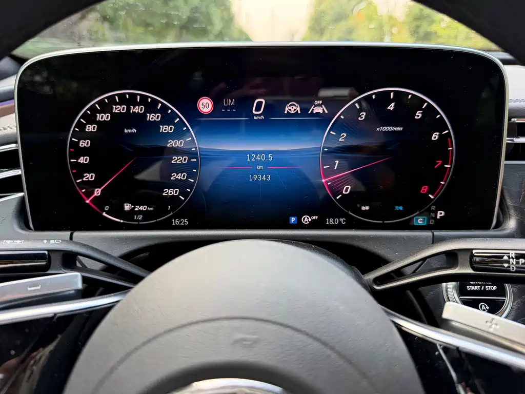 Mercedes-Benz E-Class (Import) — миниатюра 19