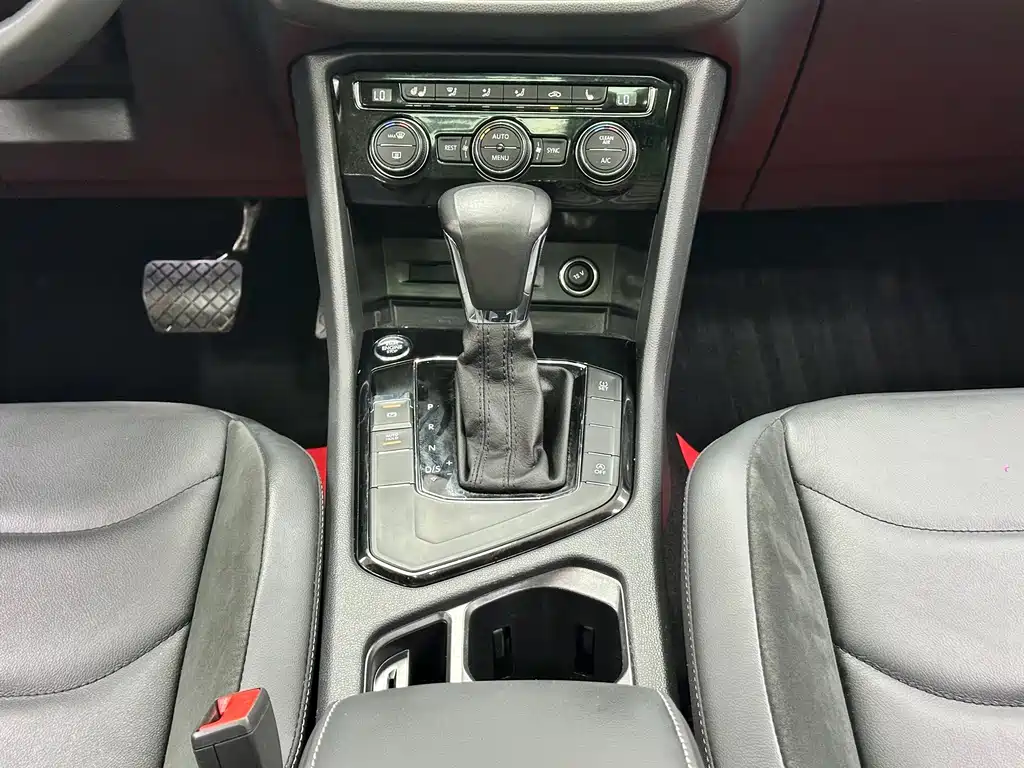 Volkswagen Tiguan L — миниатюра 19