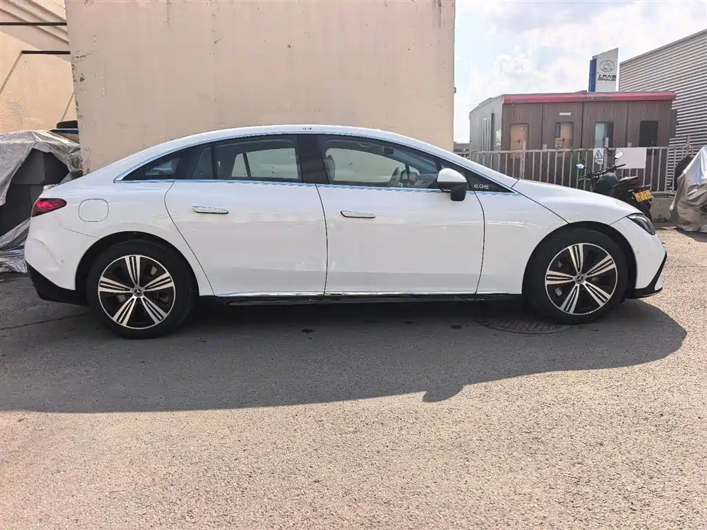 Mercedes-Benz EQE 2025 500 4MATIC Luxury