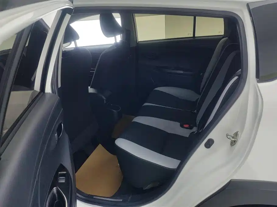 TOYOTA YARIS L ZHIXUAN