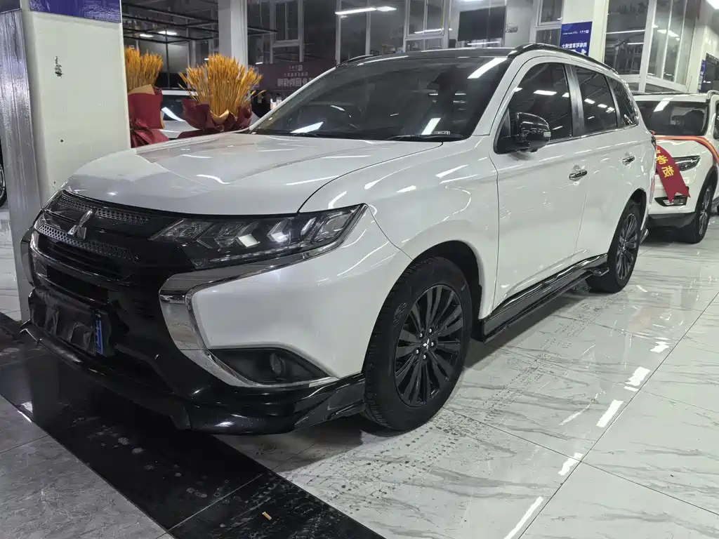 MITSUBISHI OUTLANDER