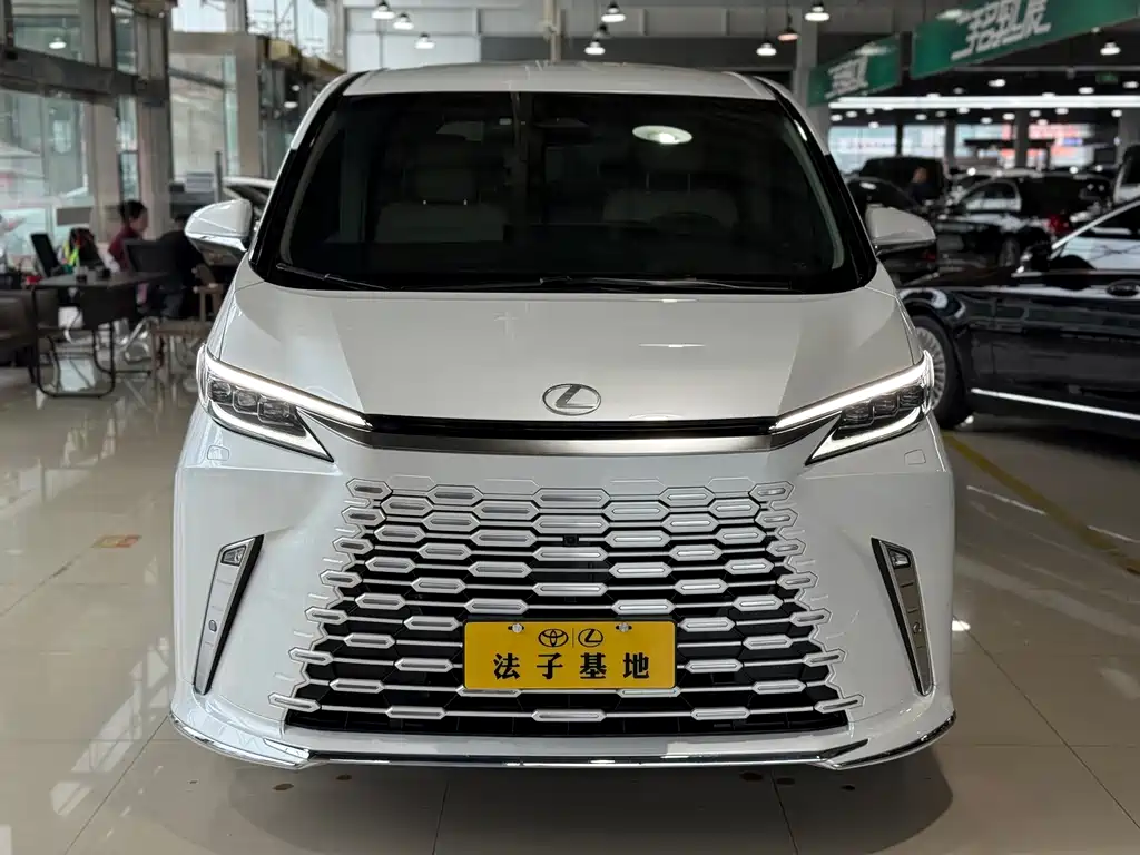 Lexus LM — миниатюра 2