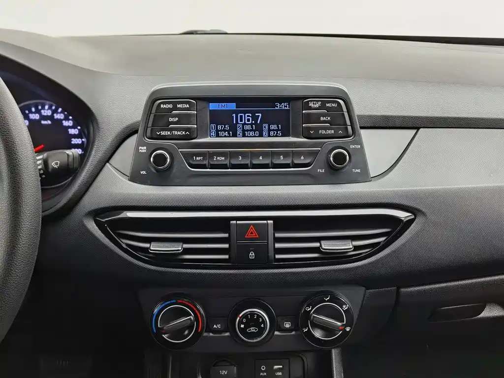 Hyundai Elantra — миниатюра 12