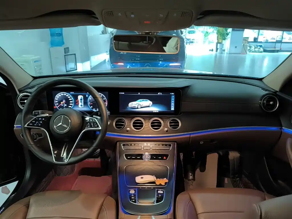 Mercedes-Benz E-Class — миниатюра 10