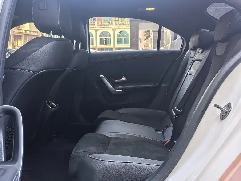 Mercedes-Benz A-Class — миниатюра 10