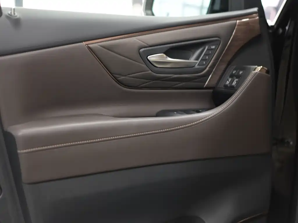 Toyota Alphard 2024 2.5L Luxury