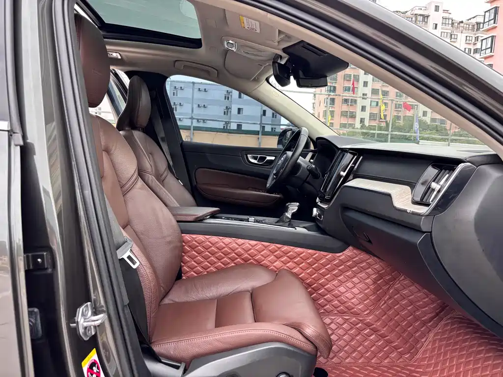 Volvo XC60 — миниатюра 9