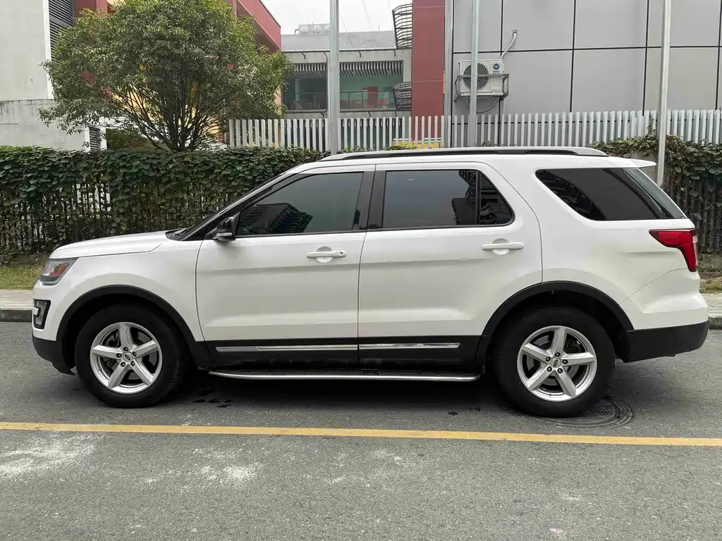 FORD EXPLORER
