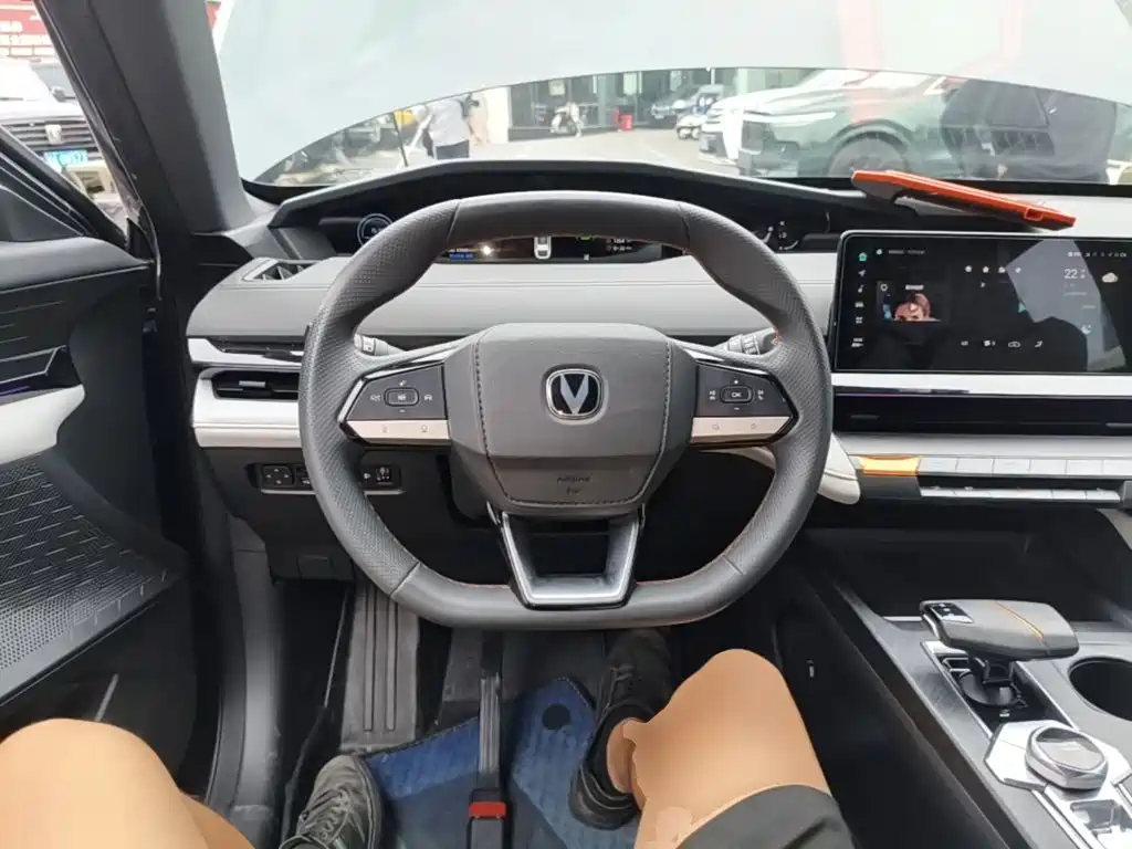 Changan UNI-V iDD — миниатюра 11