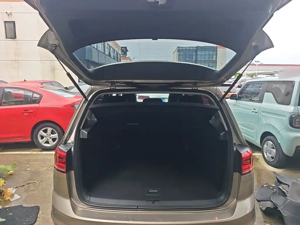 Volkswagen Golf Sportsvan — миниатюра 19