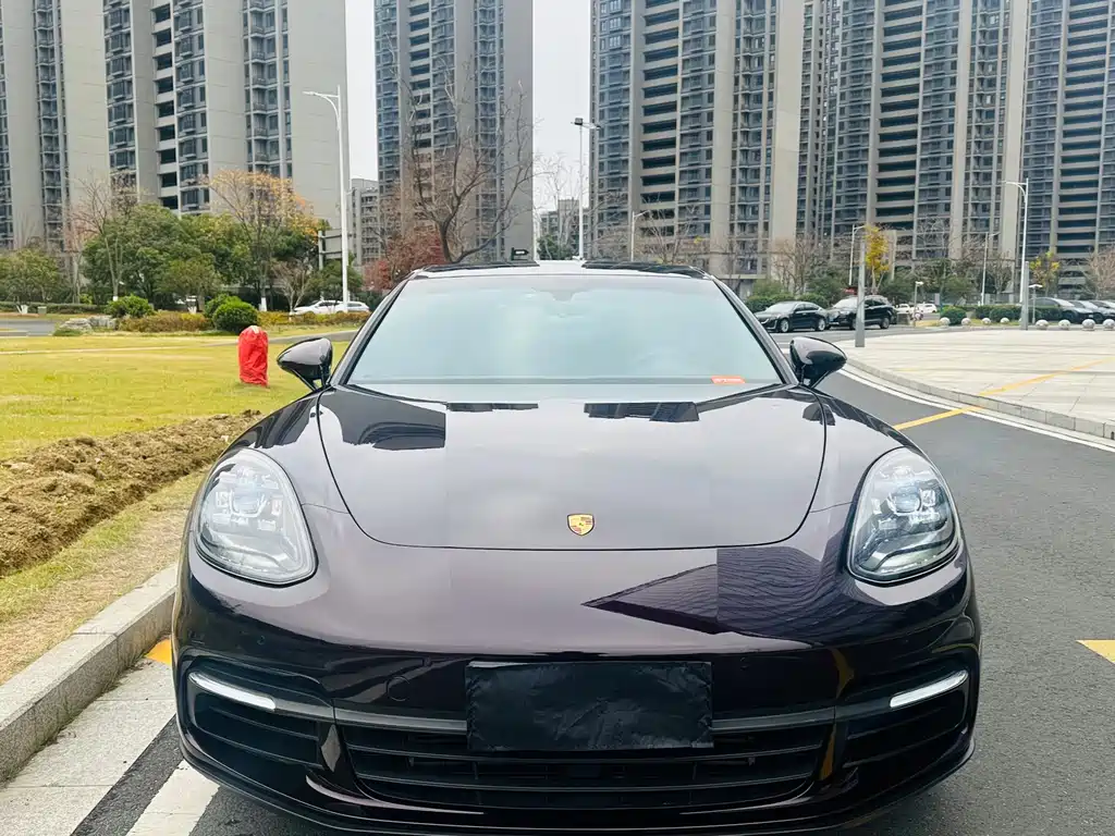 PORSCHE PANAMERA