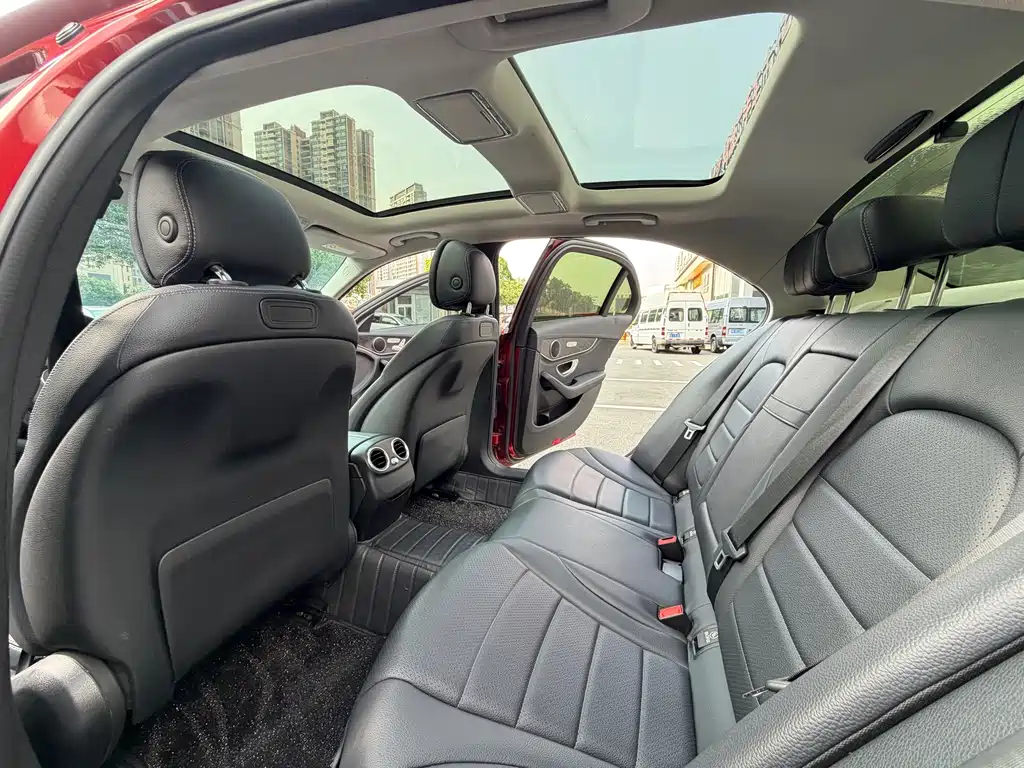 Mercedes-Benz C-Class — миниатюра 12
