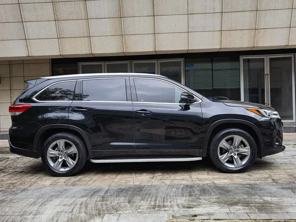 Toyota Highlander — миниатюра 9