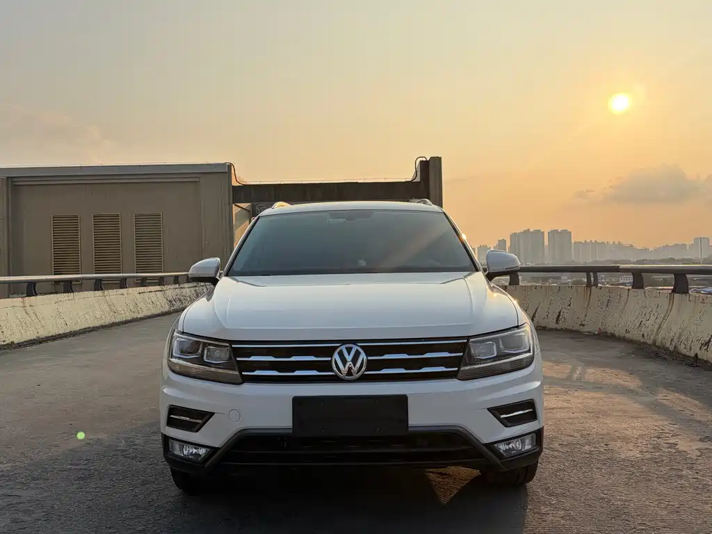 Volkswagen Tiguan L — миниатюра 2