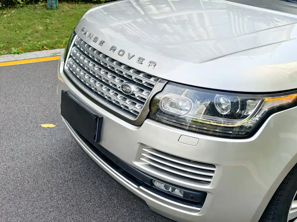 Land Rover Range Rover — миниатюра 8
