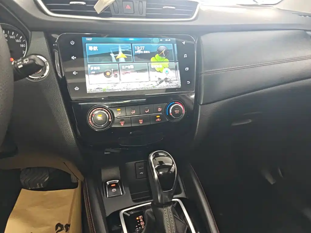 Nissan Qashqai — миниатюра 13