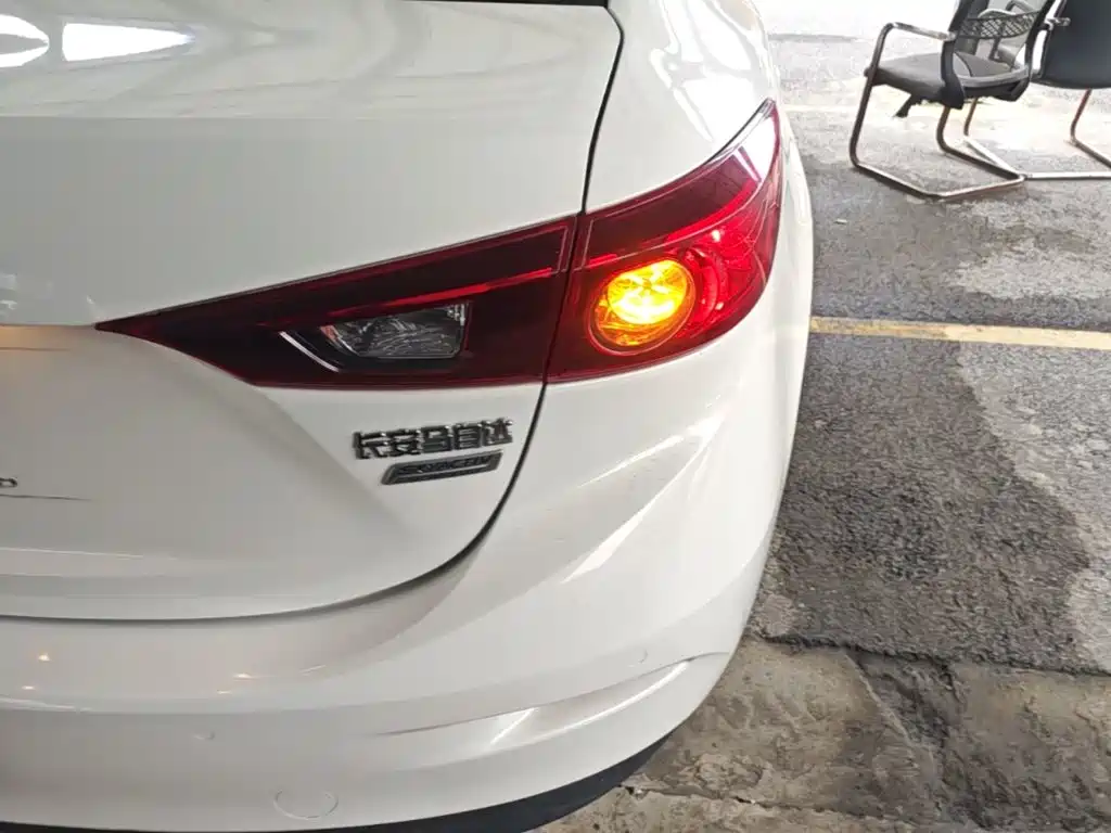 Mazda 3 Axela — миниатюра 8